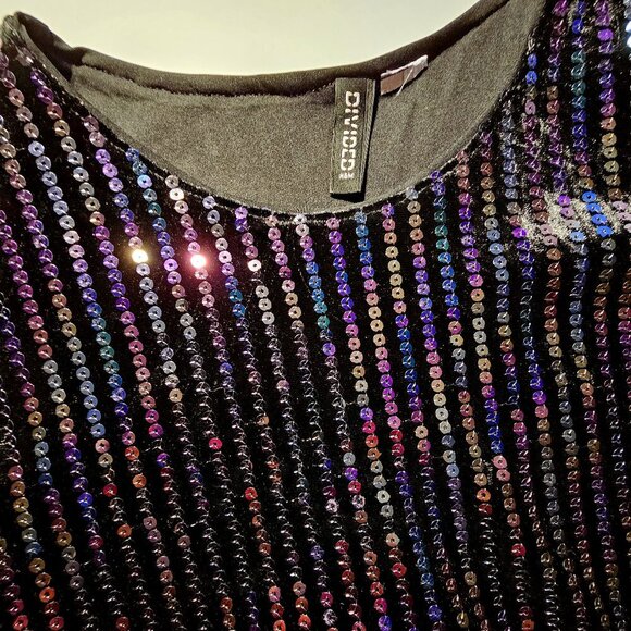 Divided H&M Black Velvet & Sequin Top - Picture 2 of 14